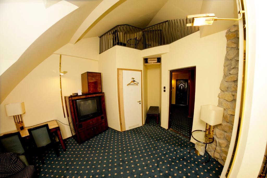 Hotel Podzamcze Tarnau Exterior foto
